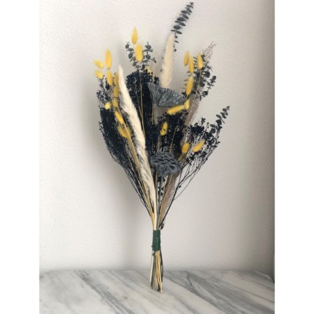 Eleganter Trockenblumenstrauss