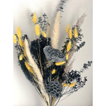 Eleganter Trockenblumenstrauss 2