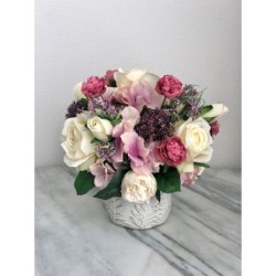 Buntes Arrangement in einer Vase besfestigt 2