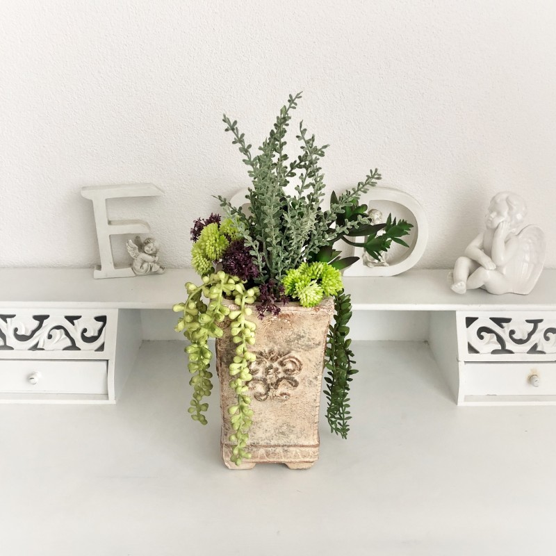 Künstliche Sukkulenten in einer Vase aus Beton 7