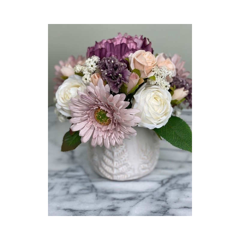 Kunstblumen Arrangement in einer Vase befestigt 3