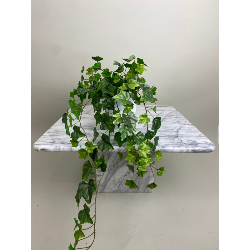 Künstlicher Efeu im Topf – immergrüne Hängepflanze