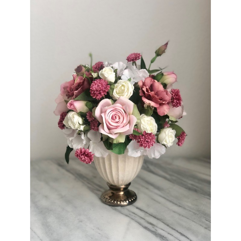 Wunderschönes Arrangement in einer Vase