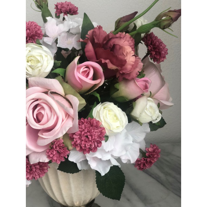 Wunderschönes Arrangement in einer Vase 6