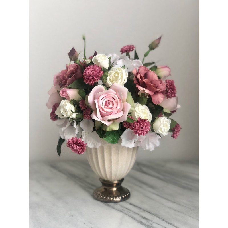 Wunderschönes Arrangement in einer Vase 7