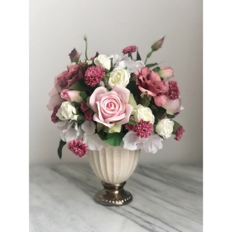 Wunderschönes Arrangement in einer Vase 7