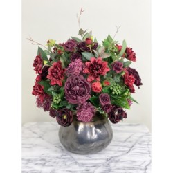 Kunstblumen Arrangement in einer Vase